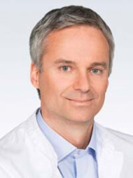 The doctor Orthopedist Dániel
